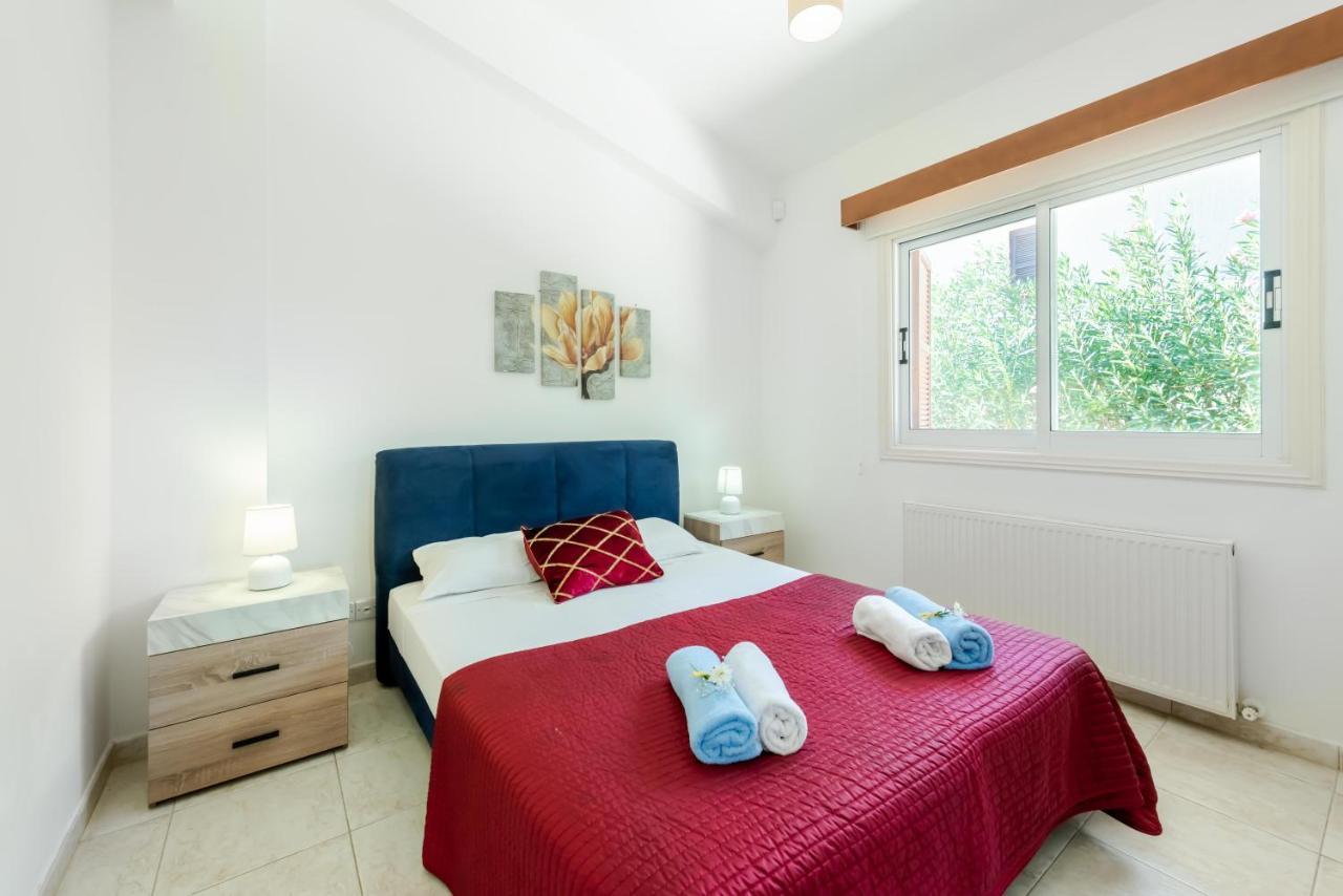 Villa Savoya Sunrise By Ezoria Villas Kólpos tón Korallíon Eksteriør bilde