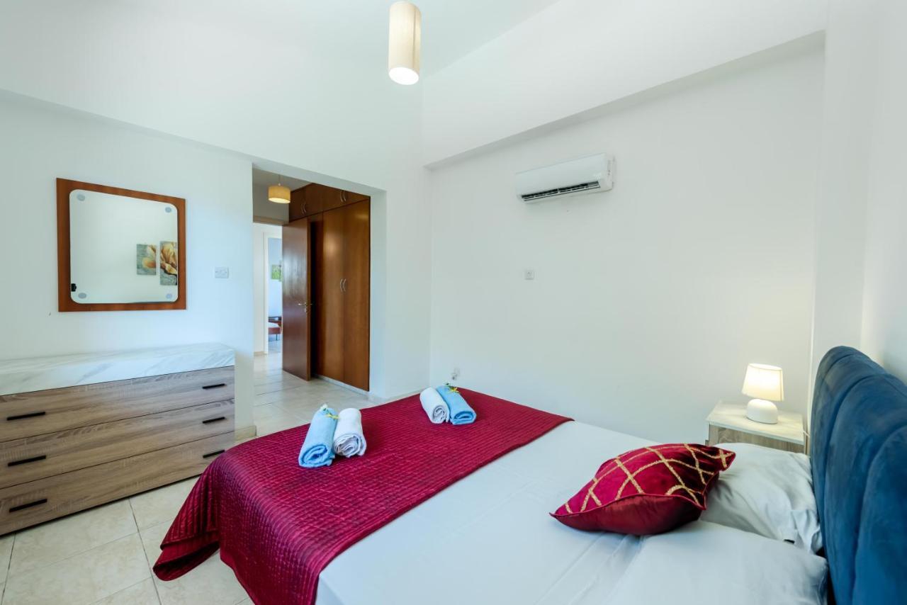Villa Savoya Sunrise By Ezoria Villas Kólpos tón Korallíon Eksteriør bilde