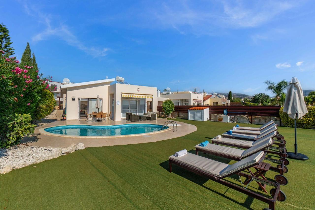 Villa Savoya Sunrise By Ezoria Villas Kólpos tón Korallíon Eksteriør bilde
